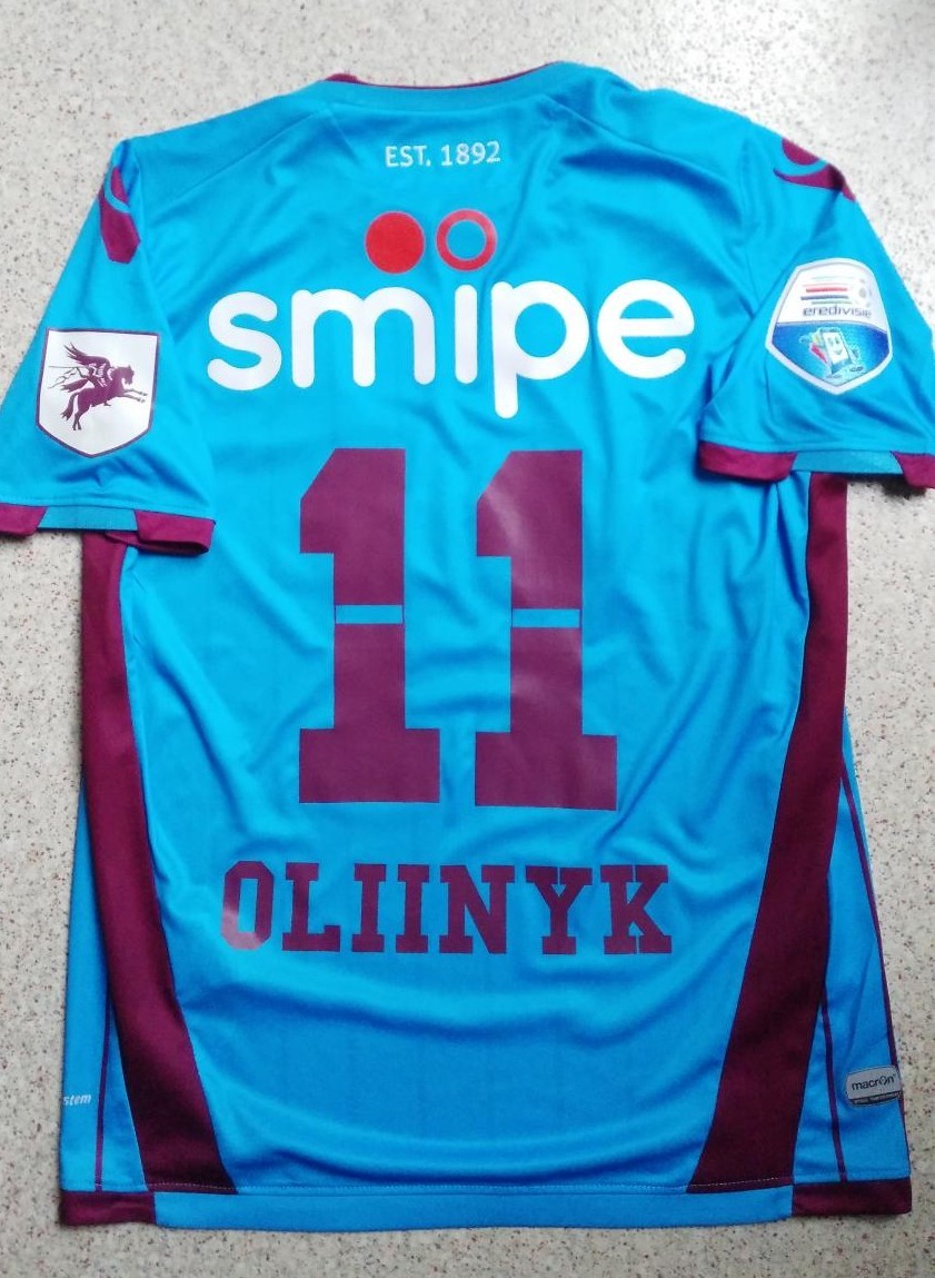 Vitesse 2015-16 Third Kit