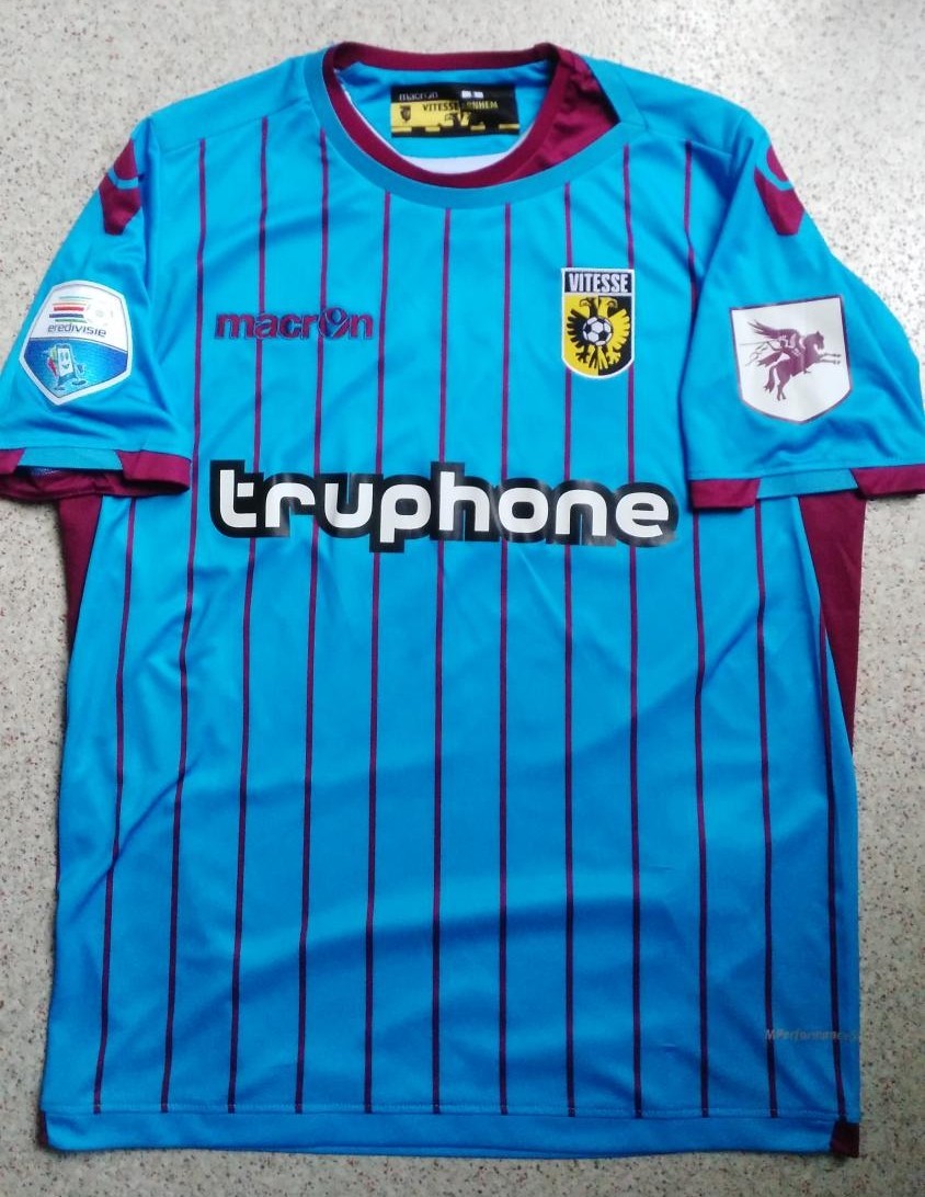 Vitesse 2015-16 Third Kit