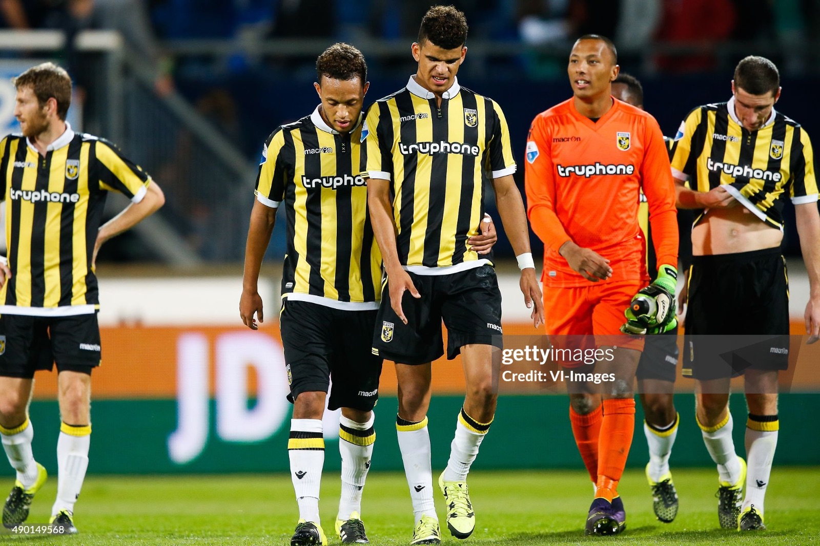 Vitesse 2015-16 GK 3 Kit