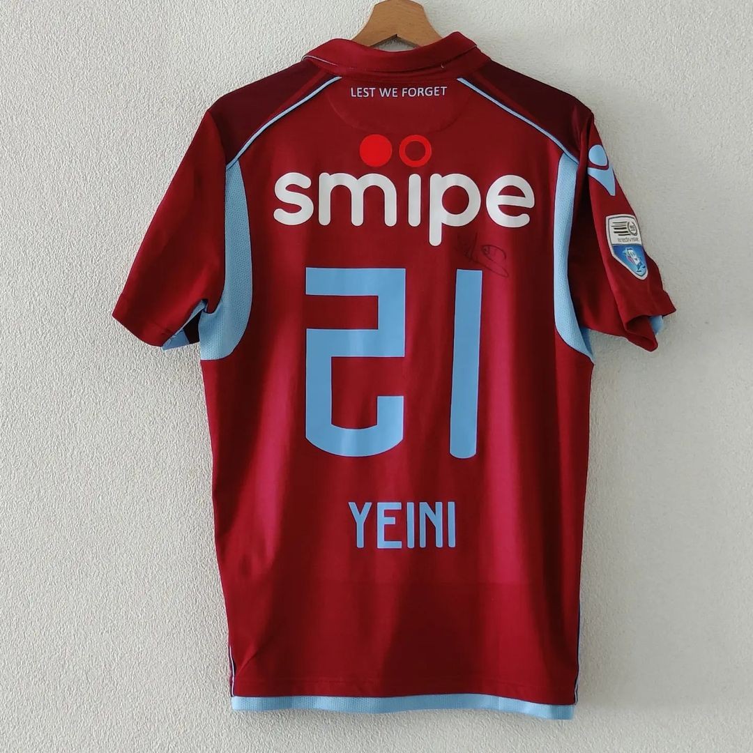 Vitesse 2016-17 Third Kit