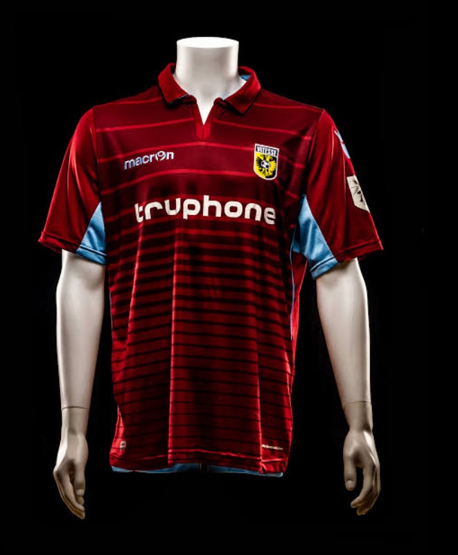 Vitesse 2016-17 Third Kit