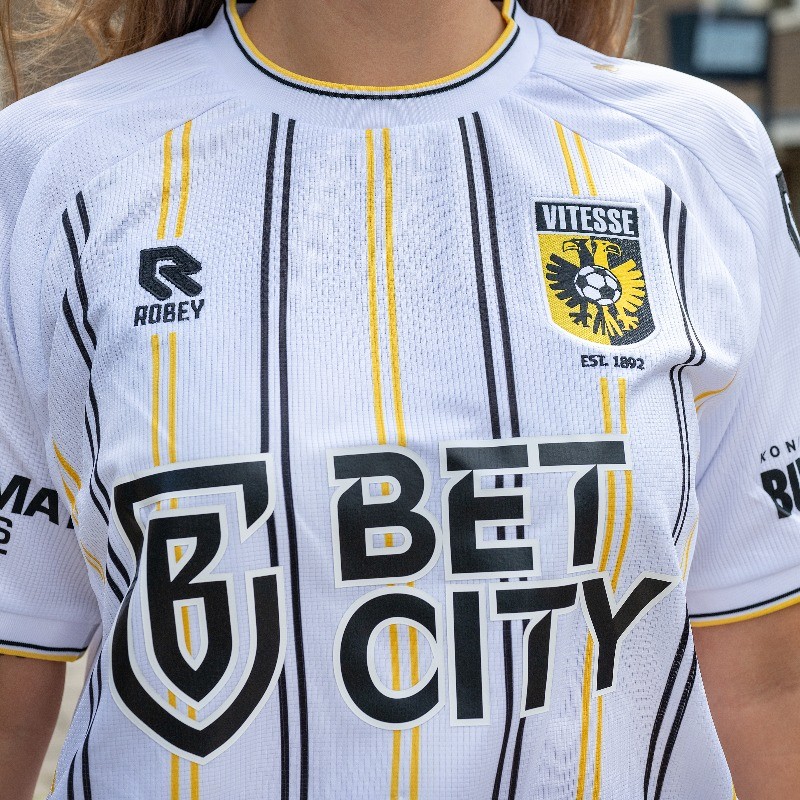 Vitesse 2023-24 Away Kit