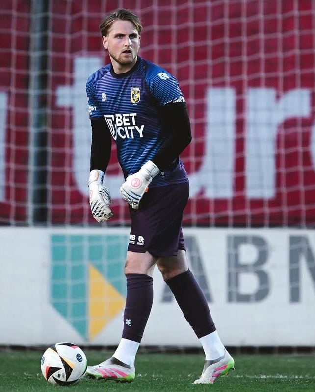 Vitesse 2024-25 GK 2 Kit