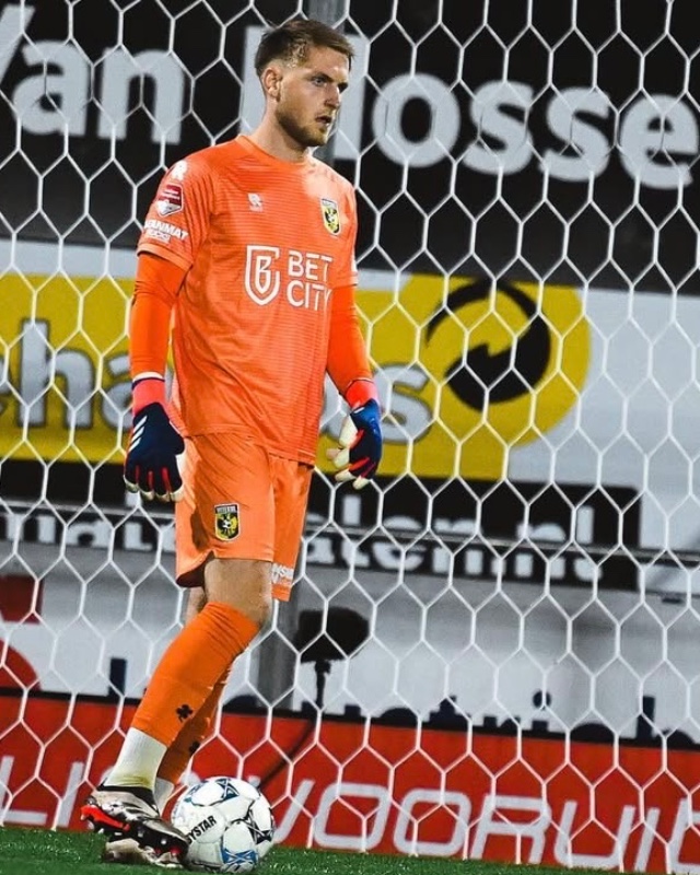 Vitesse 2024-25 GK 3 Kit