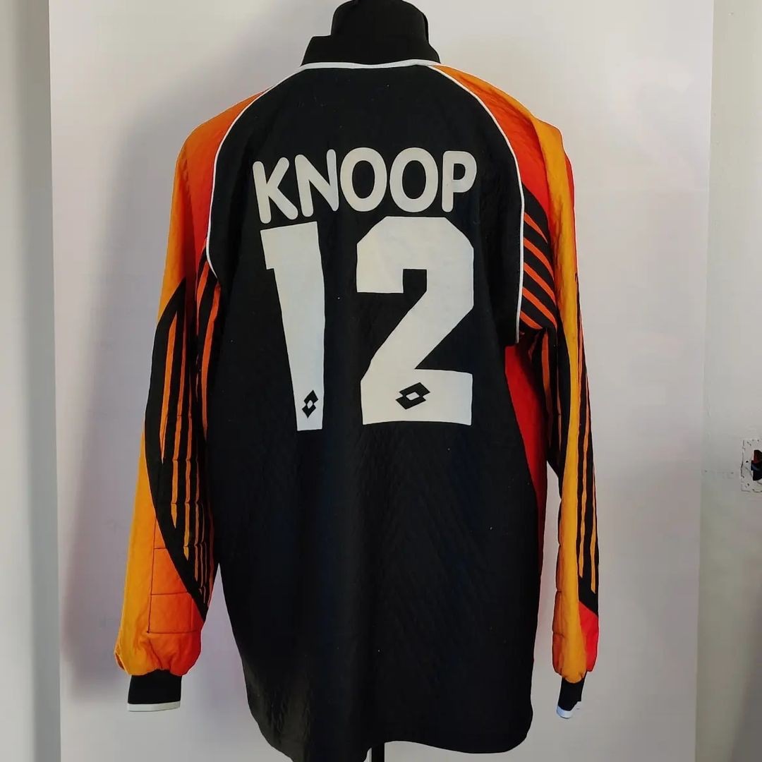 Vitesse 1998-99 GK 1 Kit