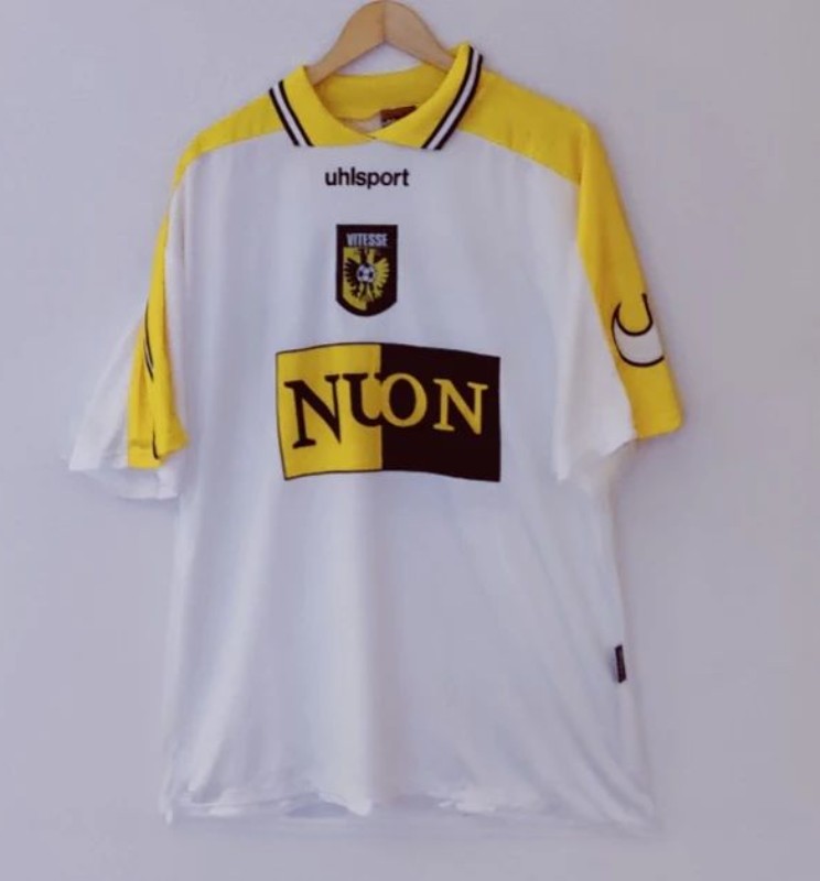 Vitesse 1999-00 Away 2 Kit
