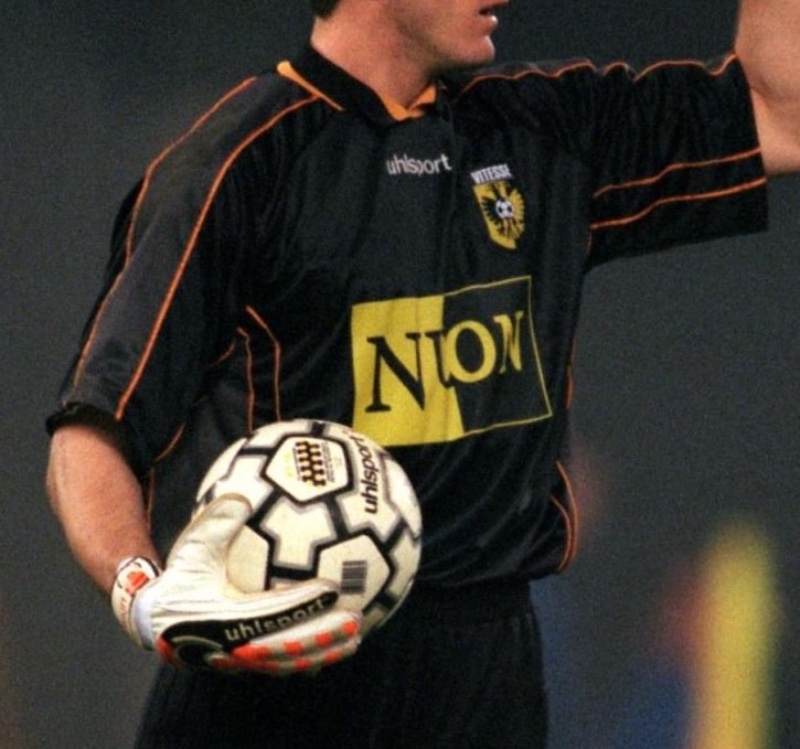 Vitesse 1999-00 GK 1 Kit