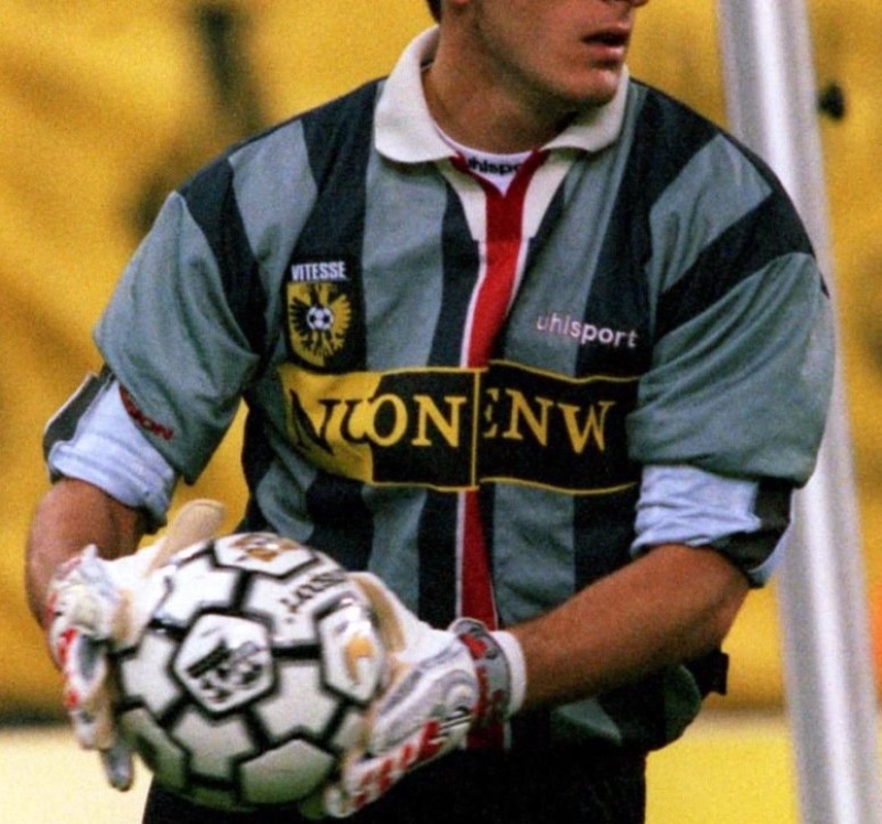 Vitesse 1999-00 GK 2 Kit