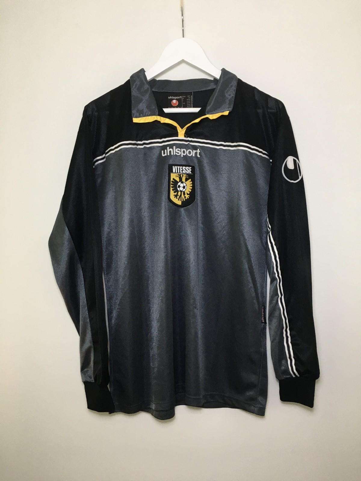 Vitesse 2001-02 Away Kit