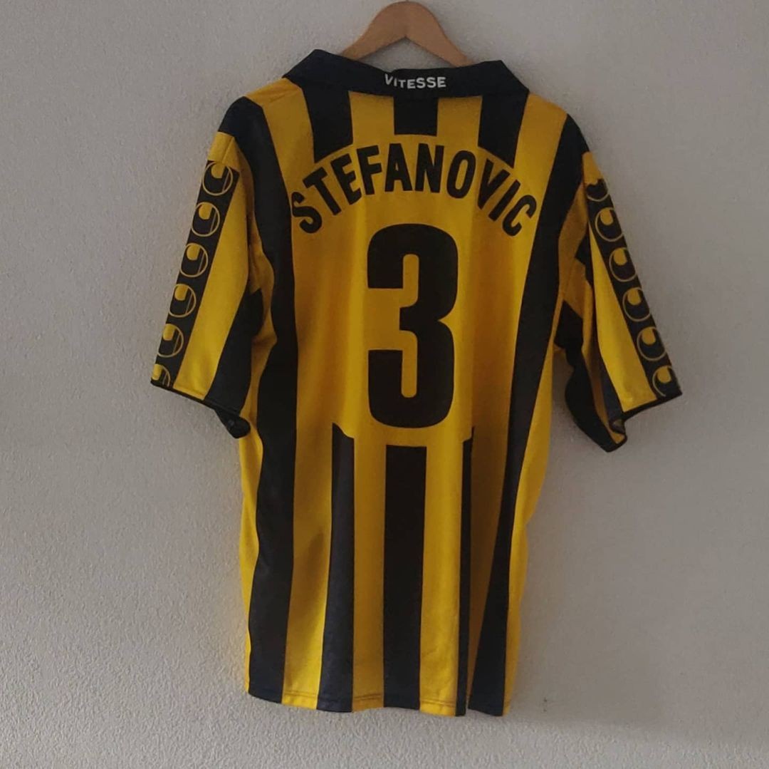 Vitesse 2002-03 European Home Kit