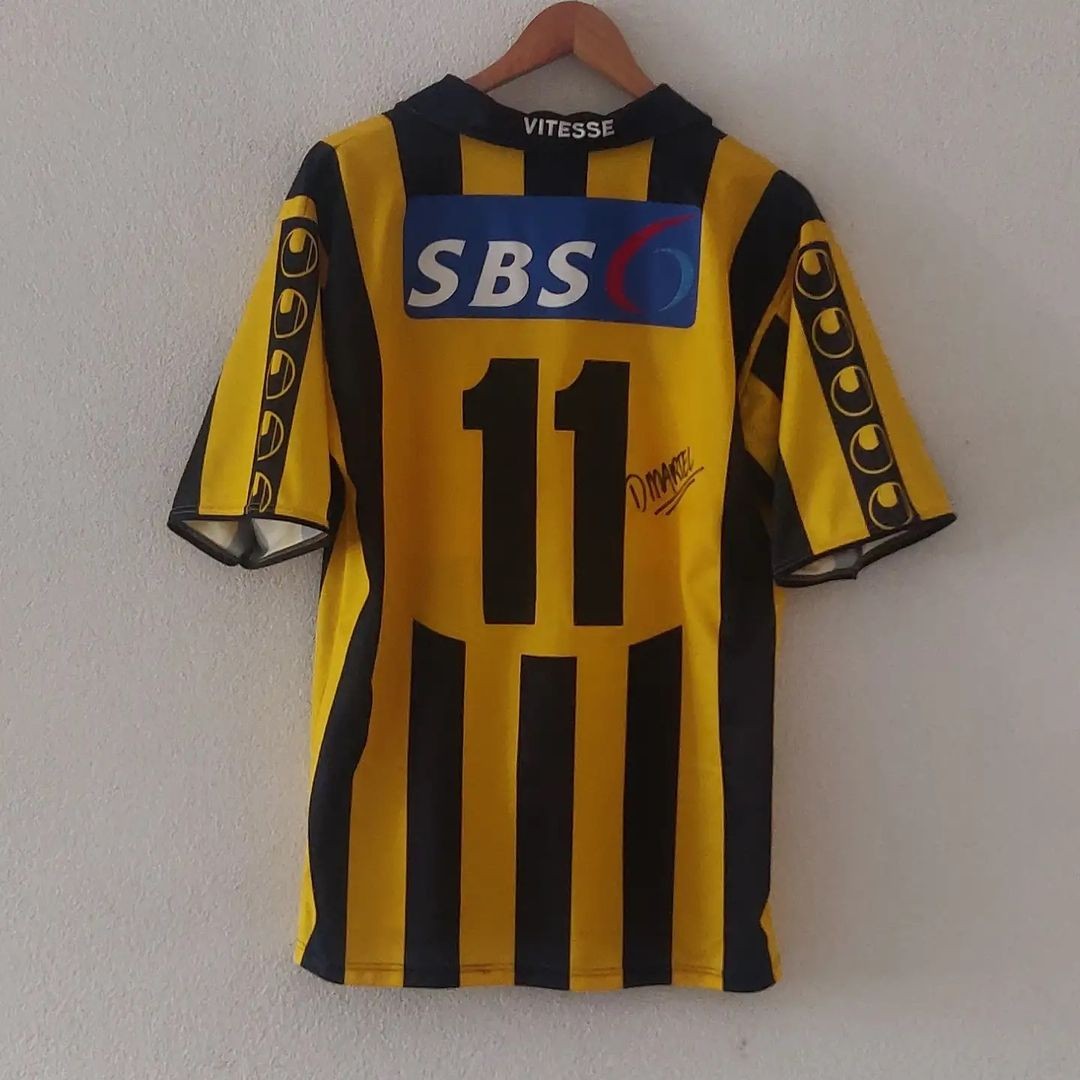 Vitesse 2002-03 Home 2 Kit