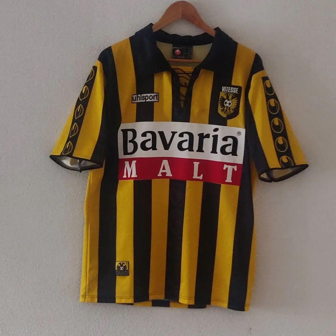Vitesse 2002-03 Home 2 Kit