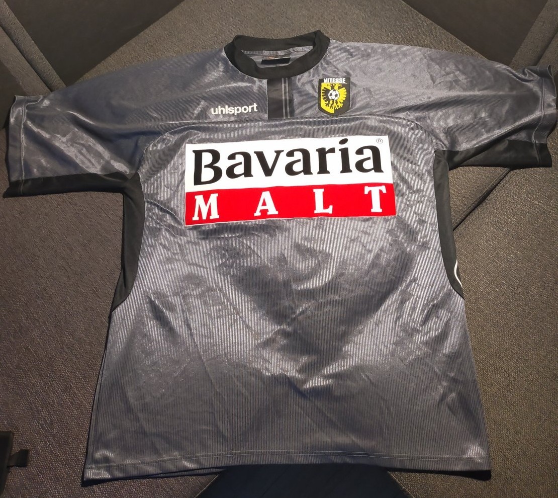 Vitesse 2002-03 GK 2 Kit