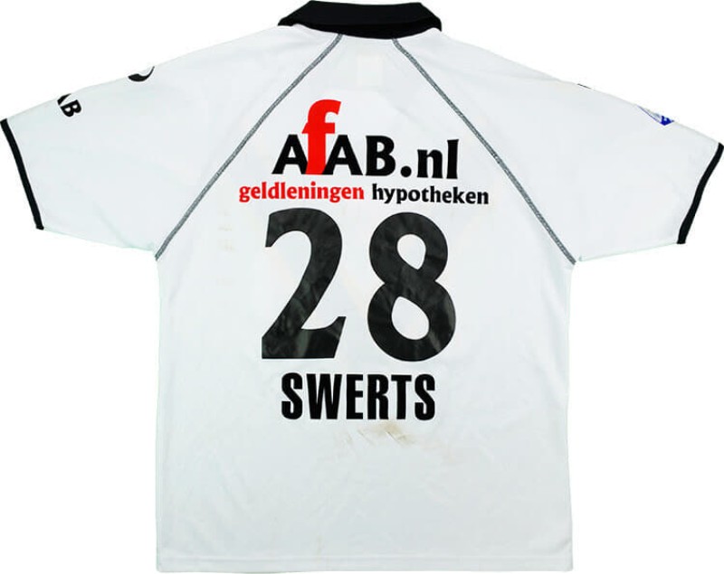 Vitesse 2005-06 Away Kit