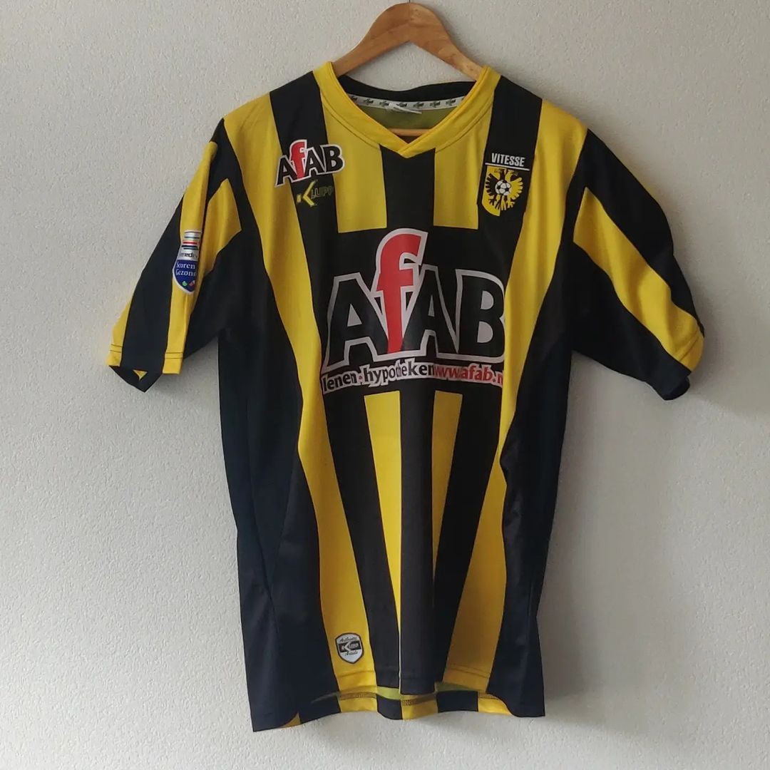 Vitesse 2009-10 Home Kit