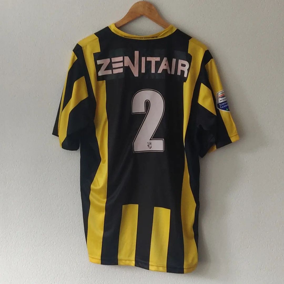 Vitesse 2009-10 Home Kit