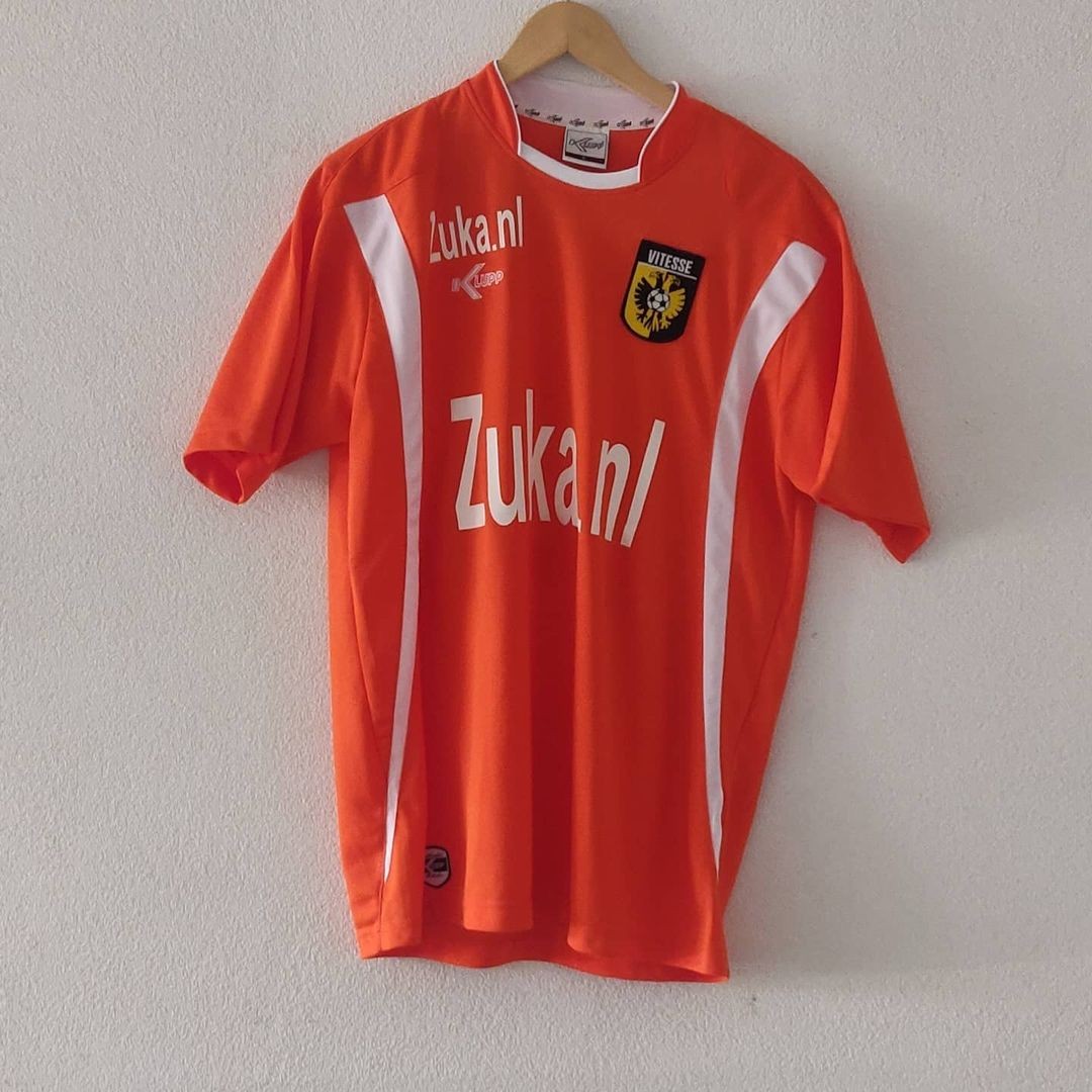 Vitesse 2009-10 Third Kit