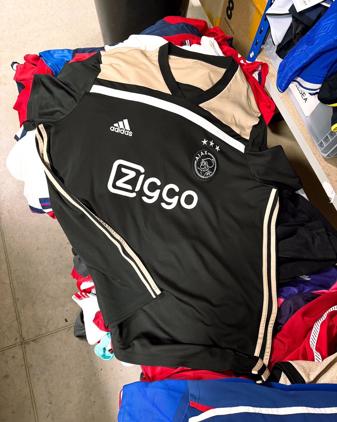 Ajax Amsterdam 2018-19 Away Kit