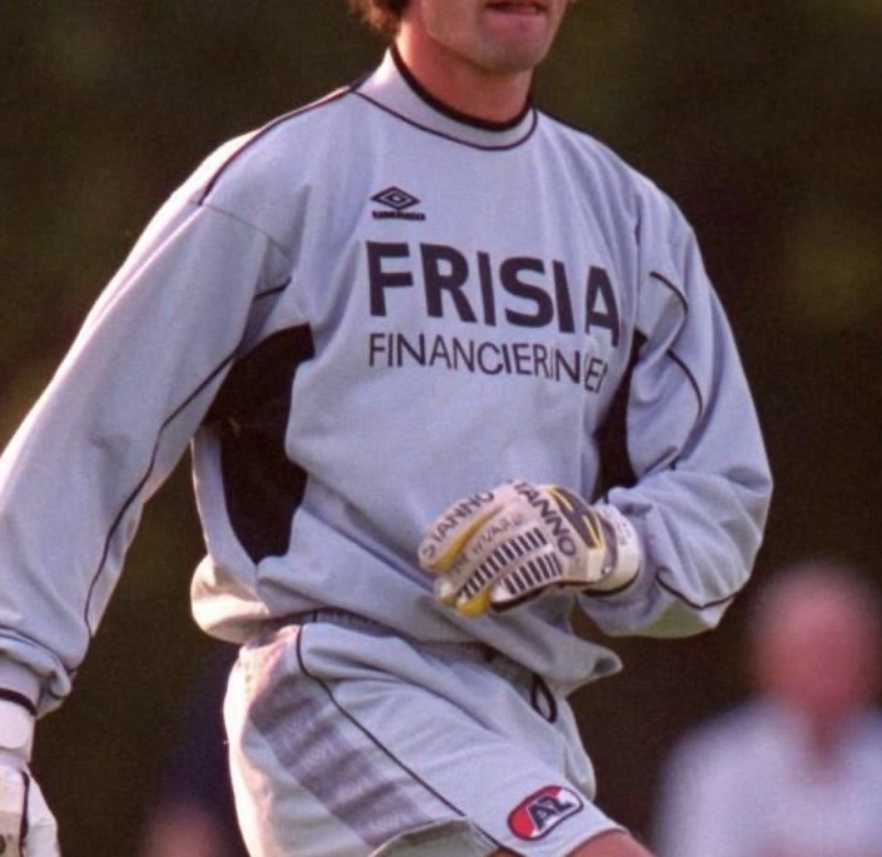 AZ Alkmaar 2001-02 GK 1 Kit