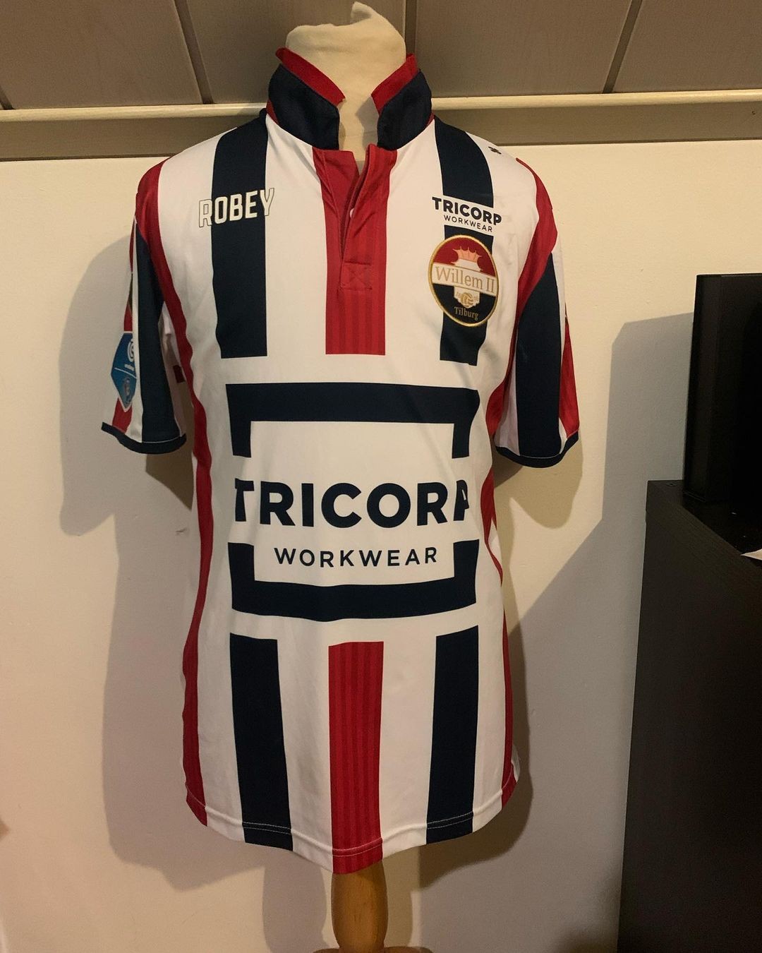Willem II 2017-18 Home Kit