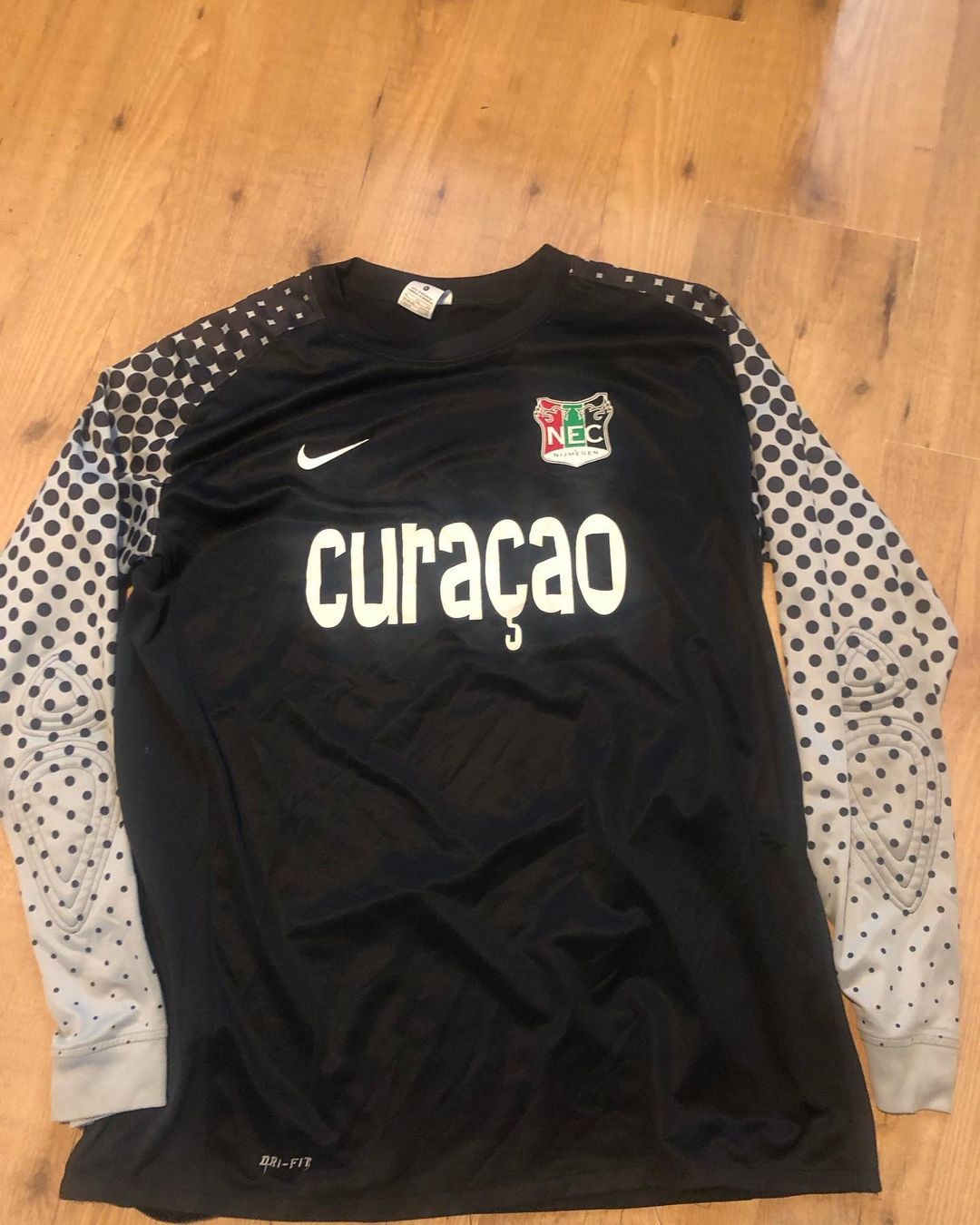 NEC Nijmegen 2010-11 GK Kit