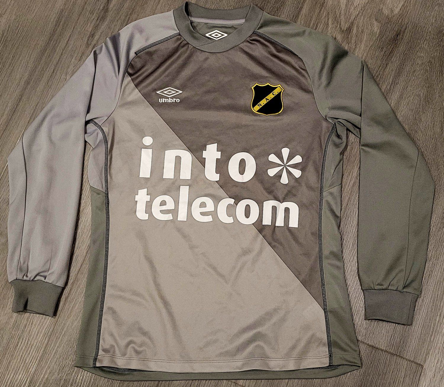 NAC Breda 2014-15 GK Kit