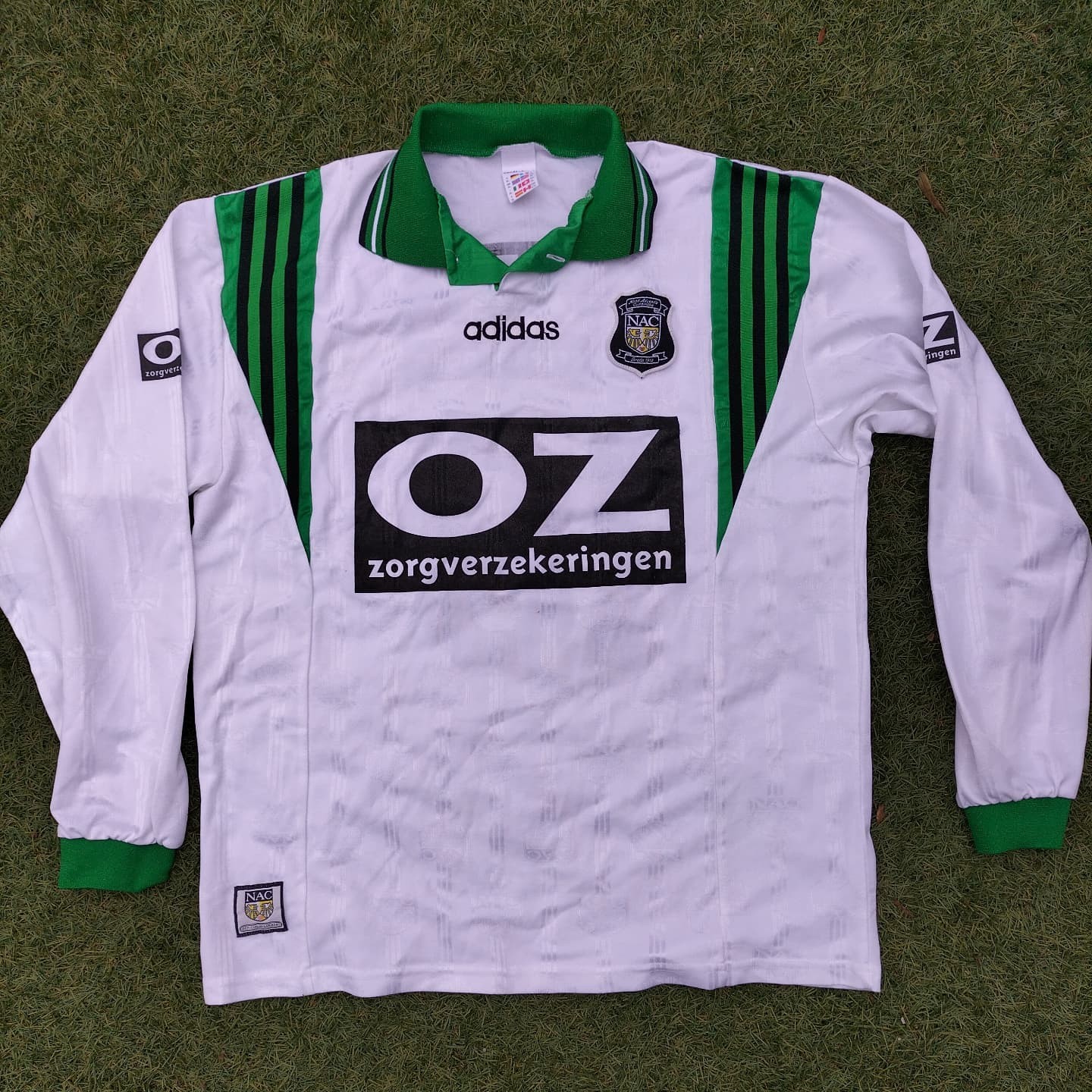 NAC Breda 1997-98 Away V2 Kit