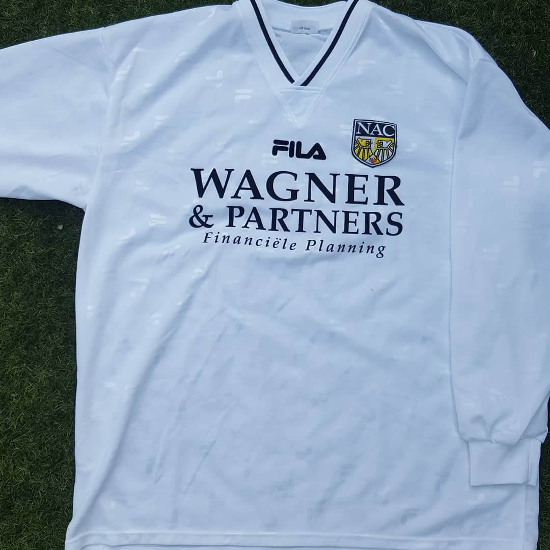 NAC Breda 1999-00 Third Kit