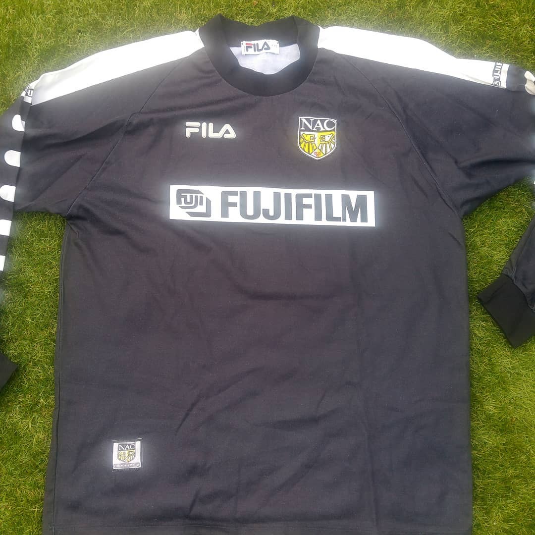 NAC Breda 2000-01 GK 2 Kit