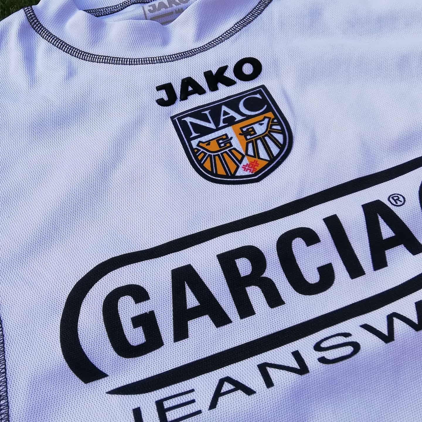 NAC Breda 2002-03 Away Kit