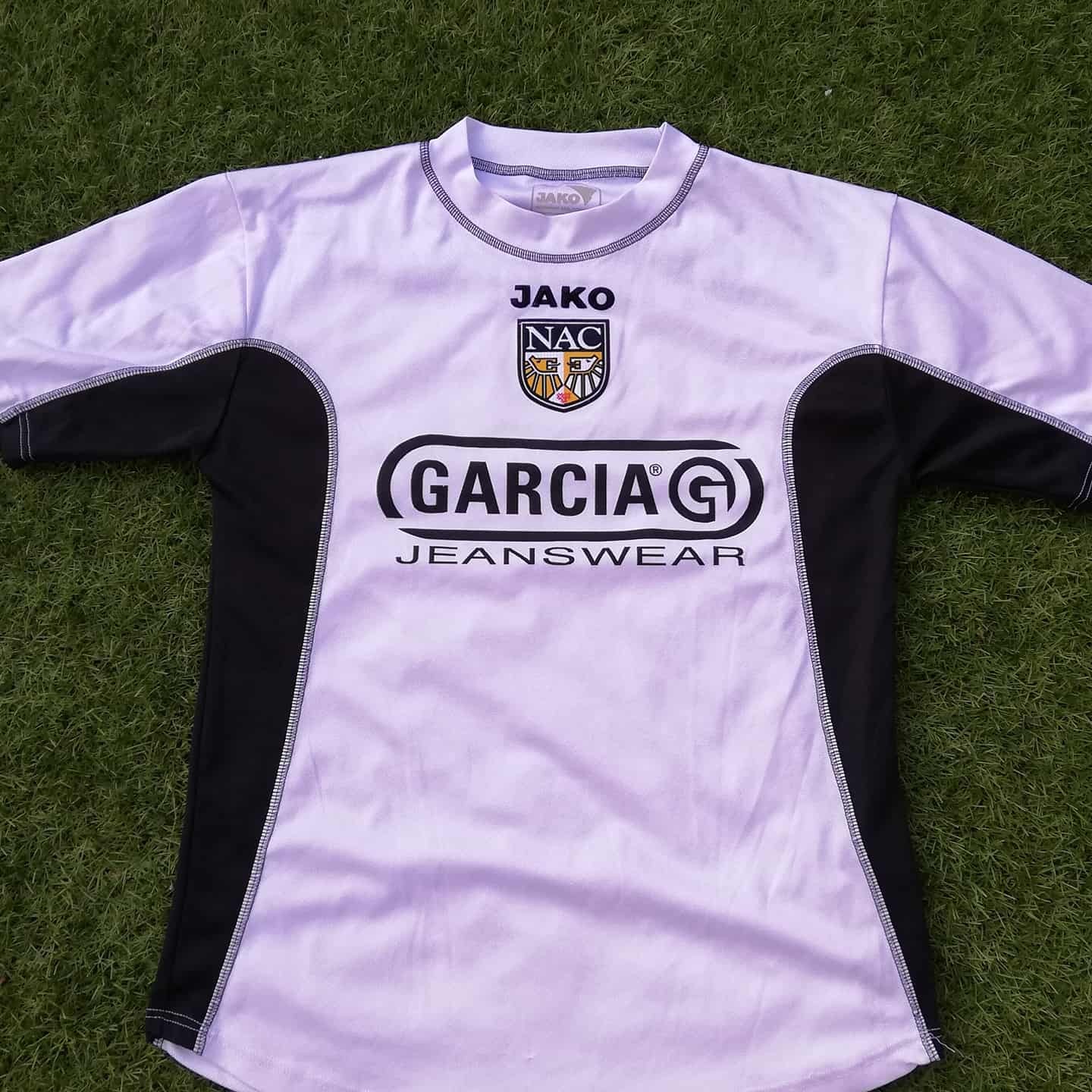 NAC Breda 2002-03 Away Kit