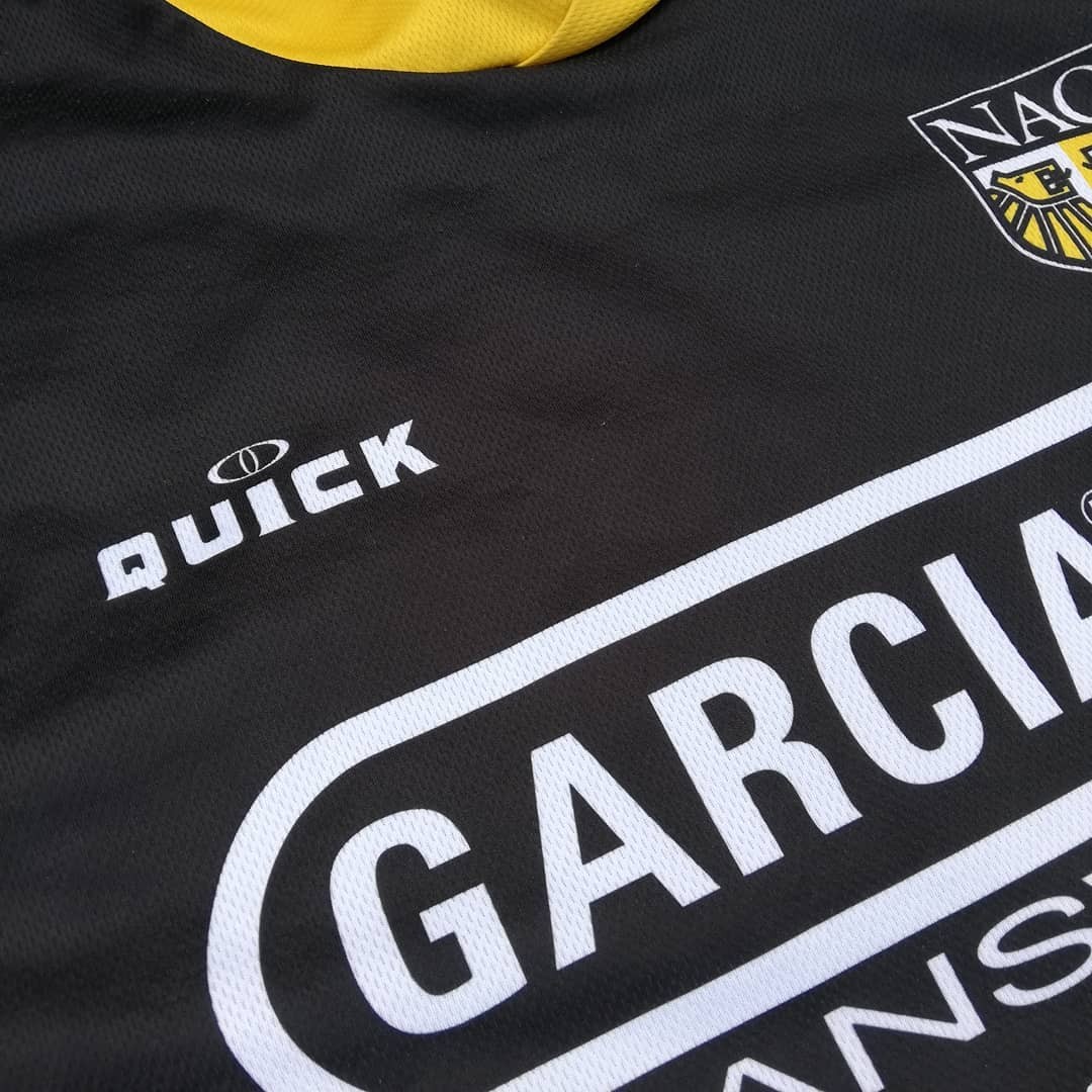 NAC Breda 2003-04 Third Kit