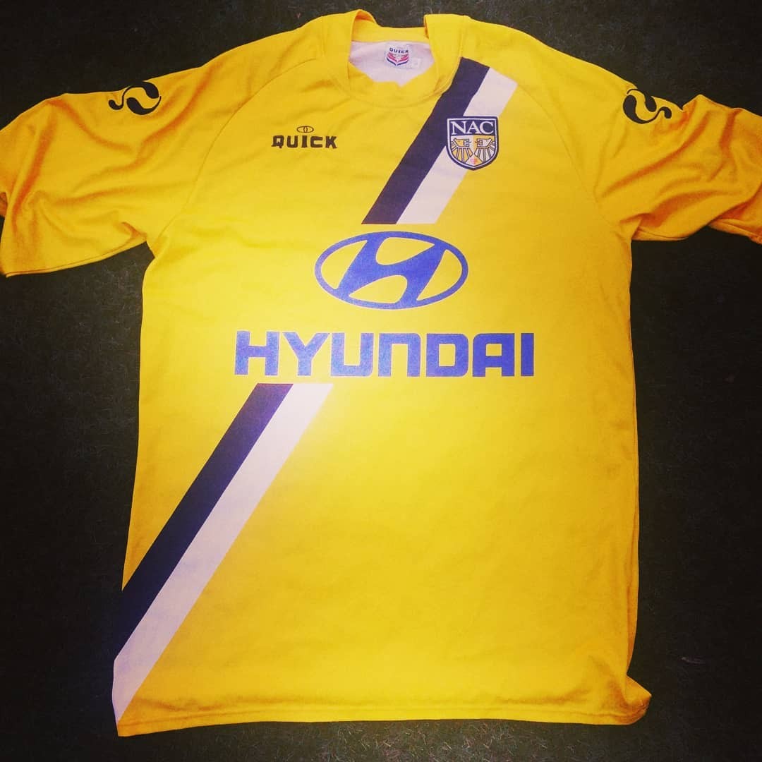 NAC Breda 2004-05 Home Kit