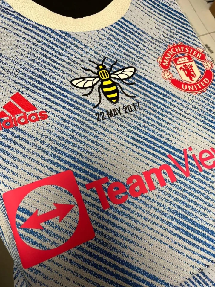 Manchester United 2021-22 Away V2 Kit