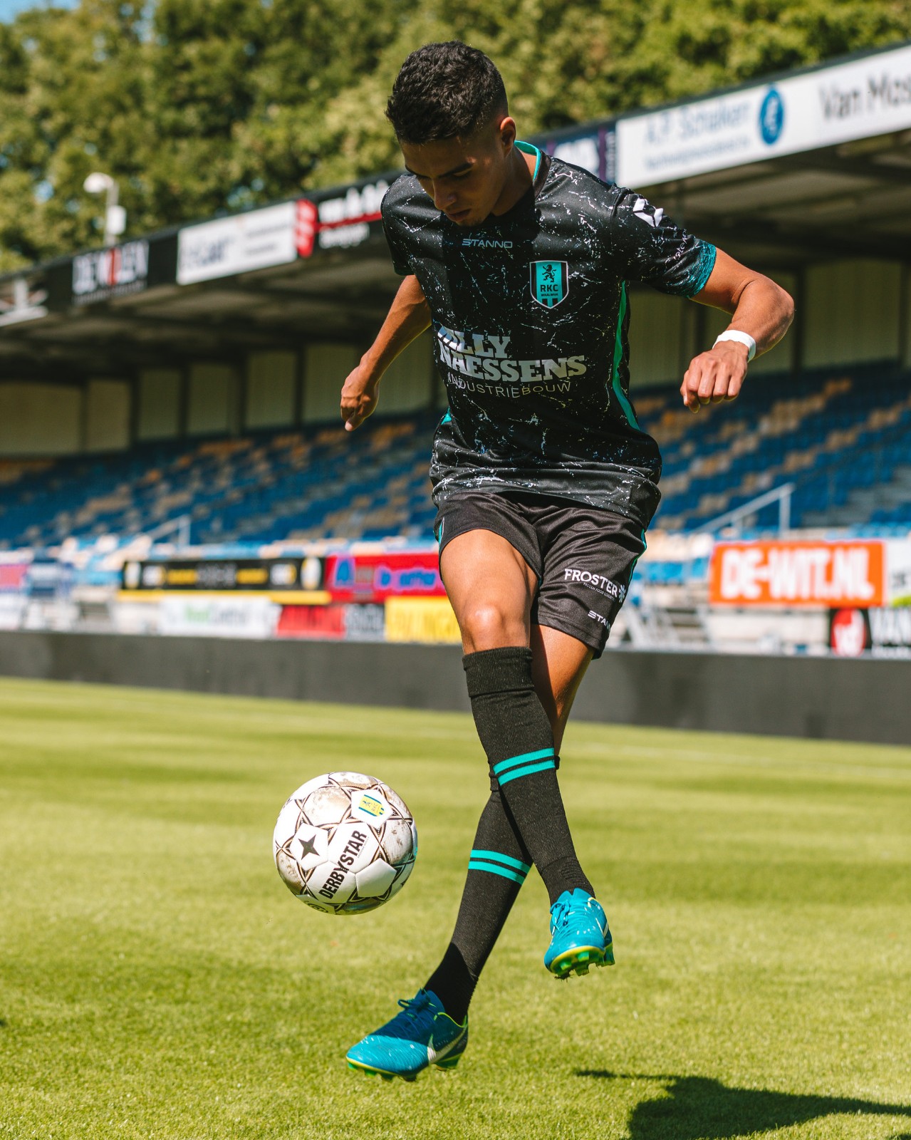 RKC Waalwijk 2020-21 Away Kit