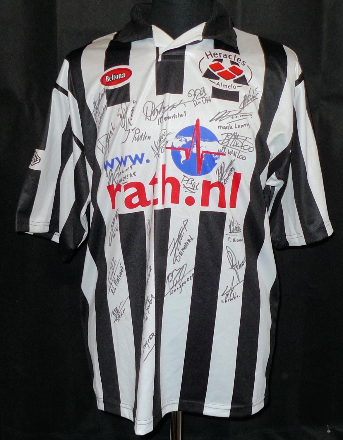 Heracles Almelo 2004-05 Home Kit