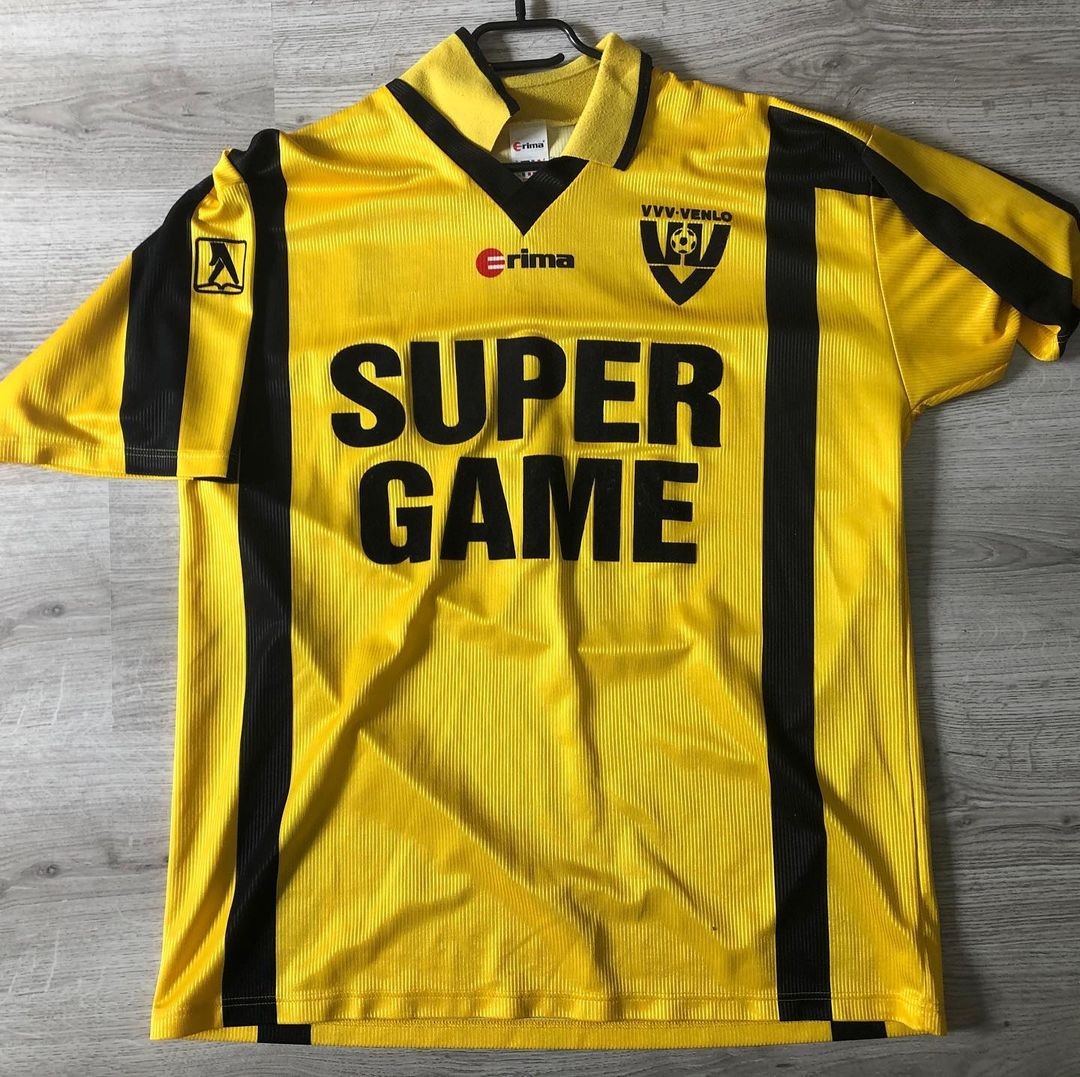 VVV-Venlo 2002-03 Home Kit