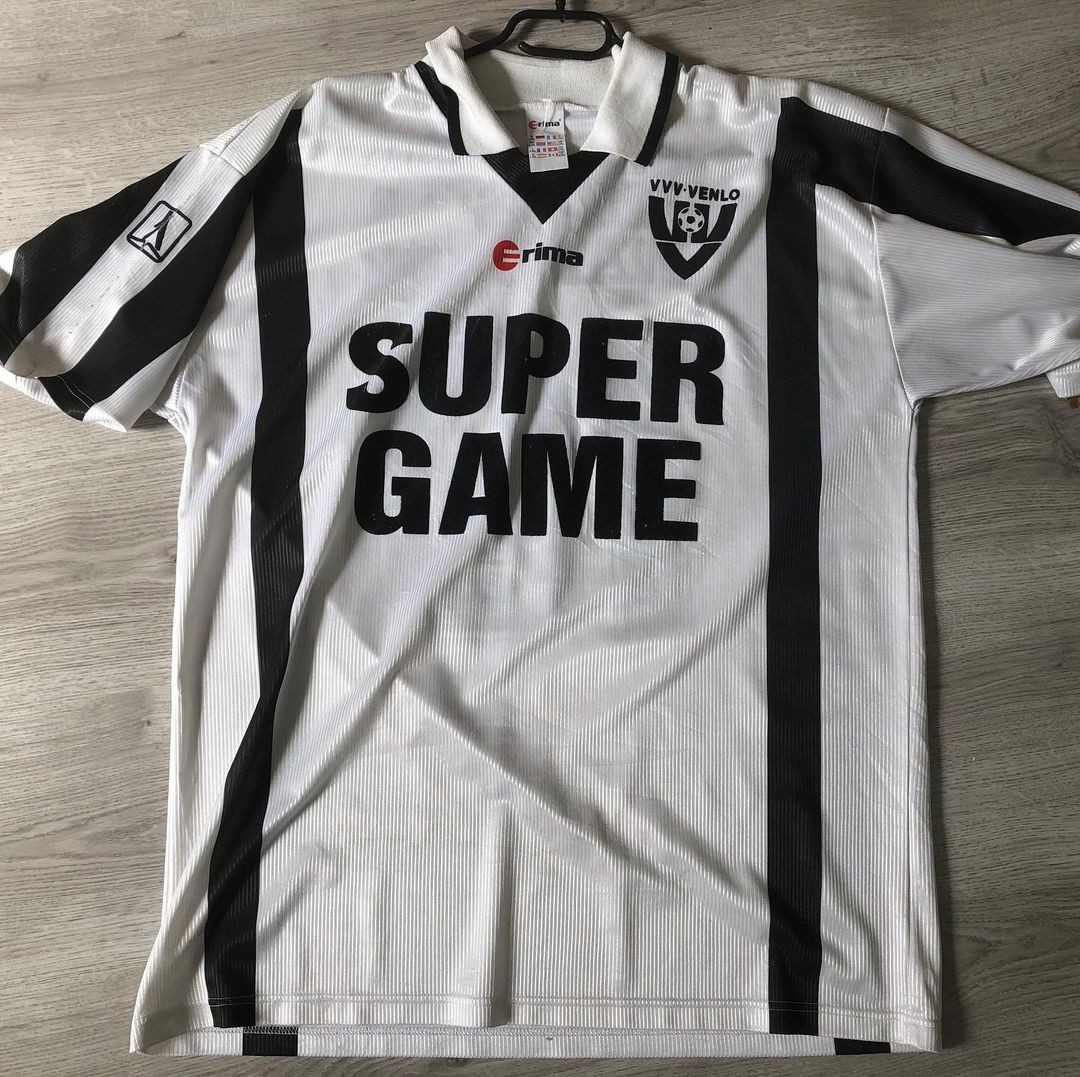 VVV-Venlo 2002-03 Away Kit