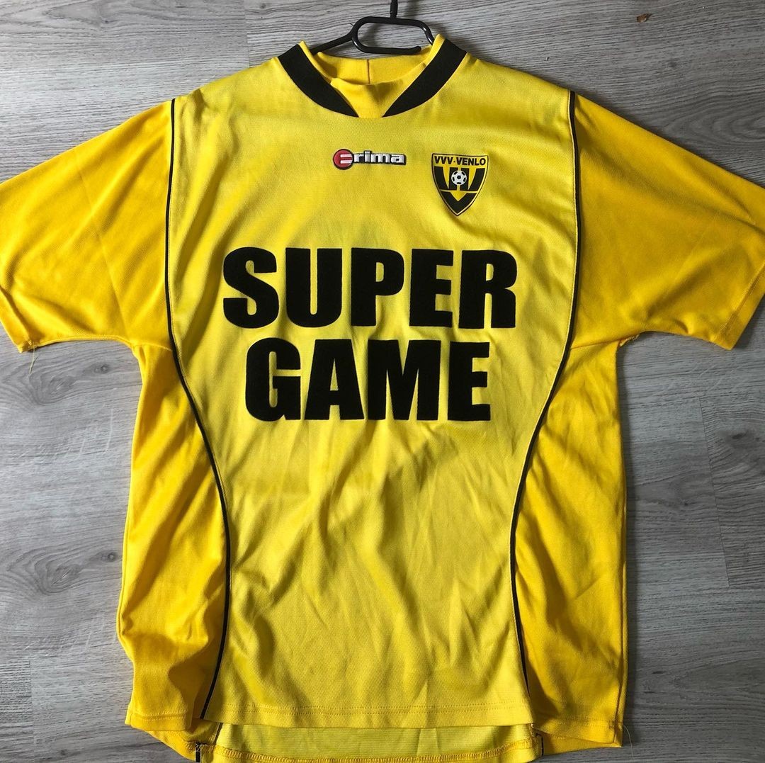 VVV-Venlo 2005-06 Home 2 Kit