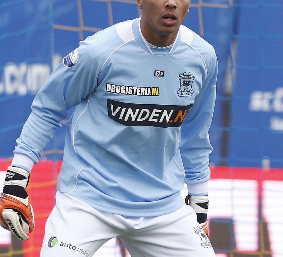 Go Ahead Eagles 2013-14 GK 2 Kit