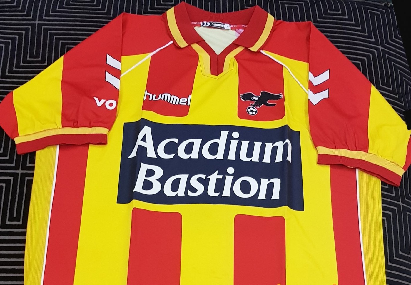 Go Ahead Eagles 2001-02 Home Kit