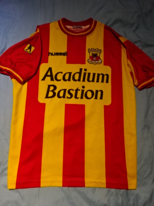 Go Ahead Eagles 2002-03 Home Kit