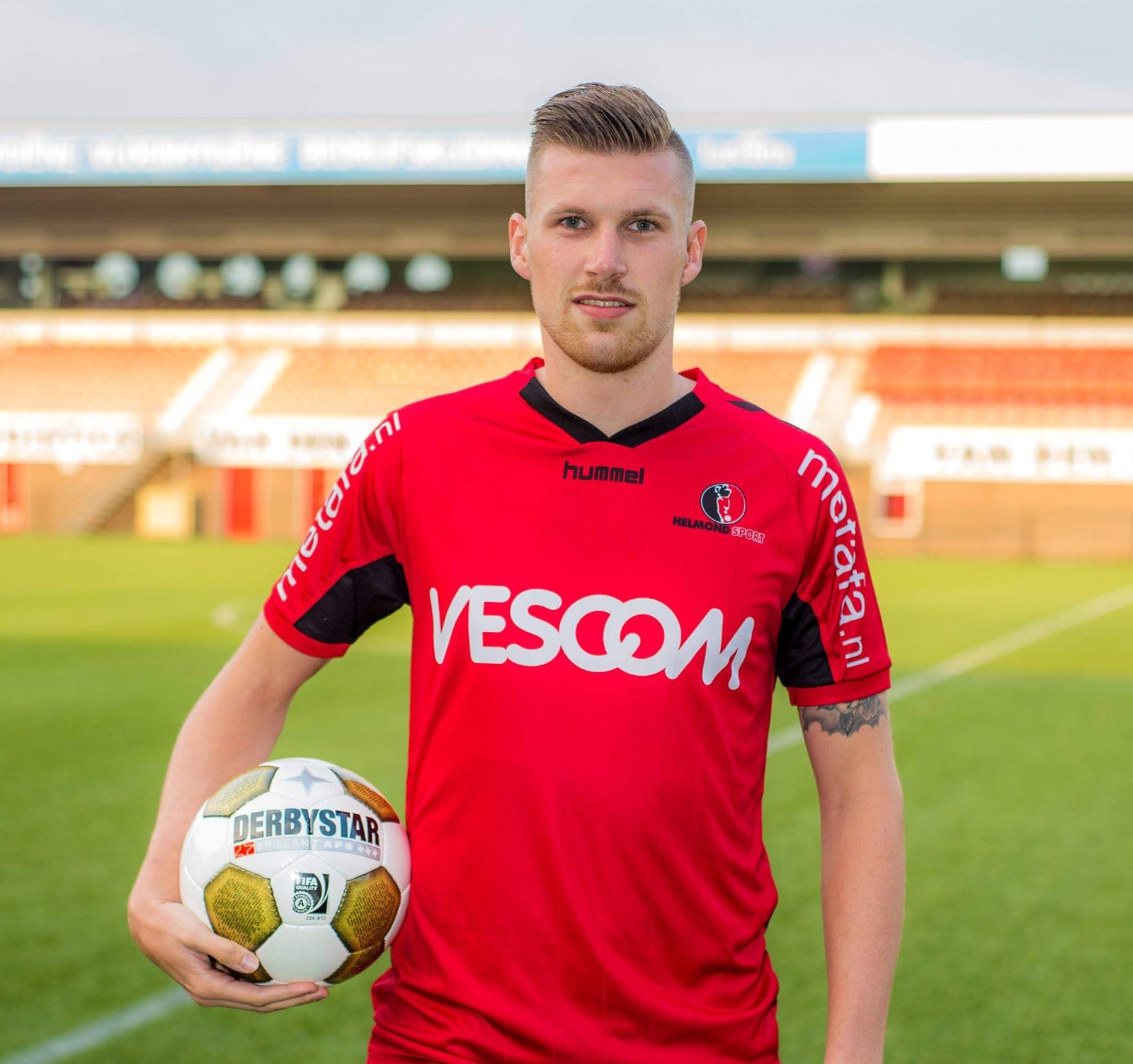 Helmond Sport 2015-16 Home Kit