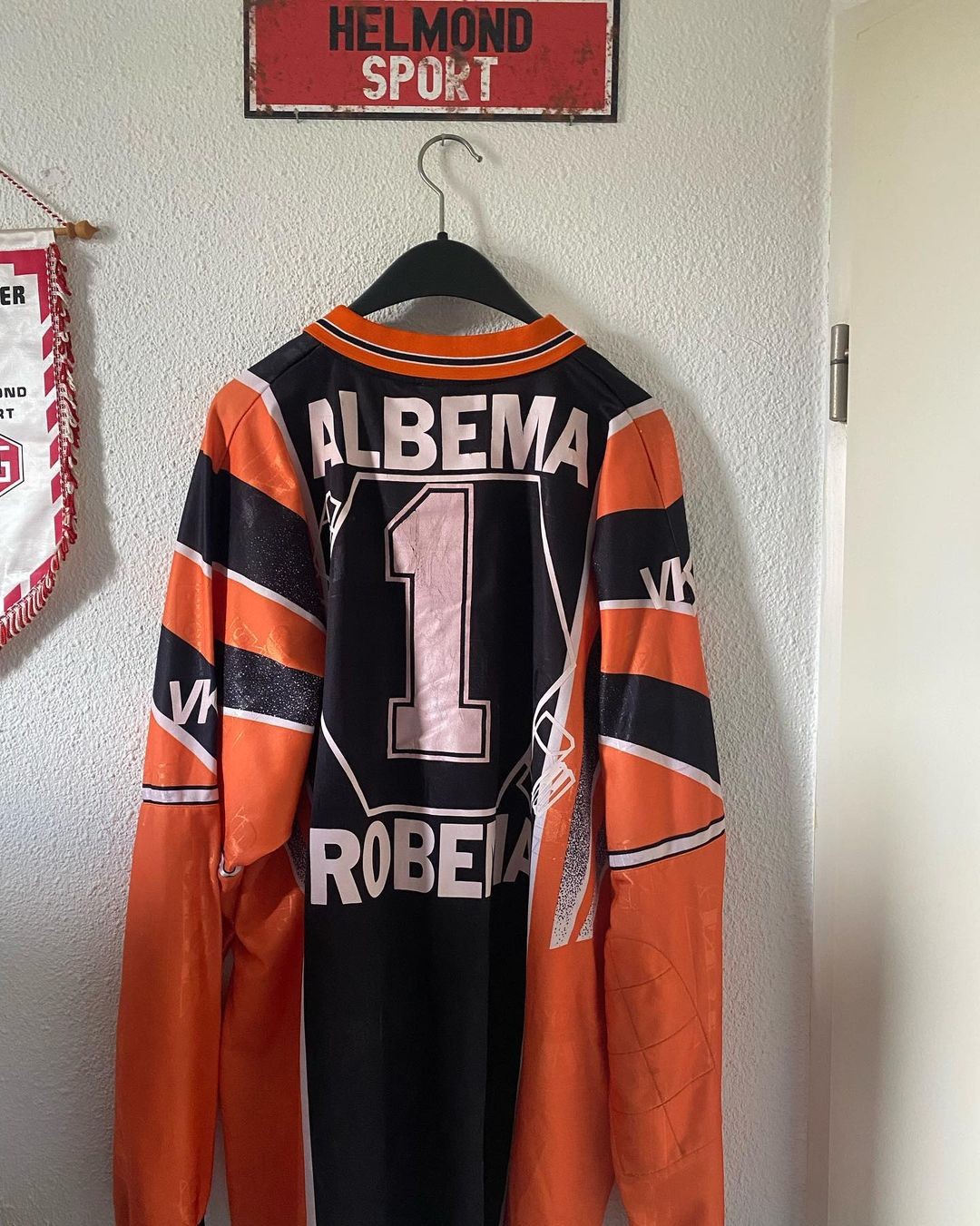 Helmond Sport 1999-00 GK Kit