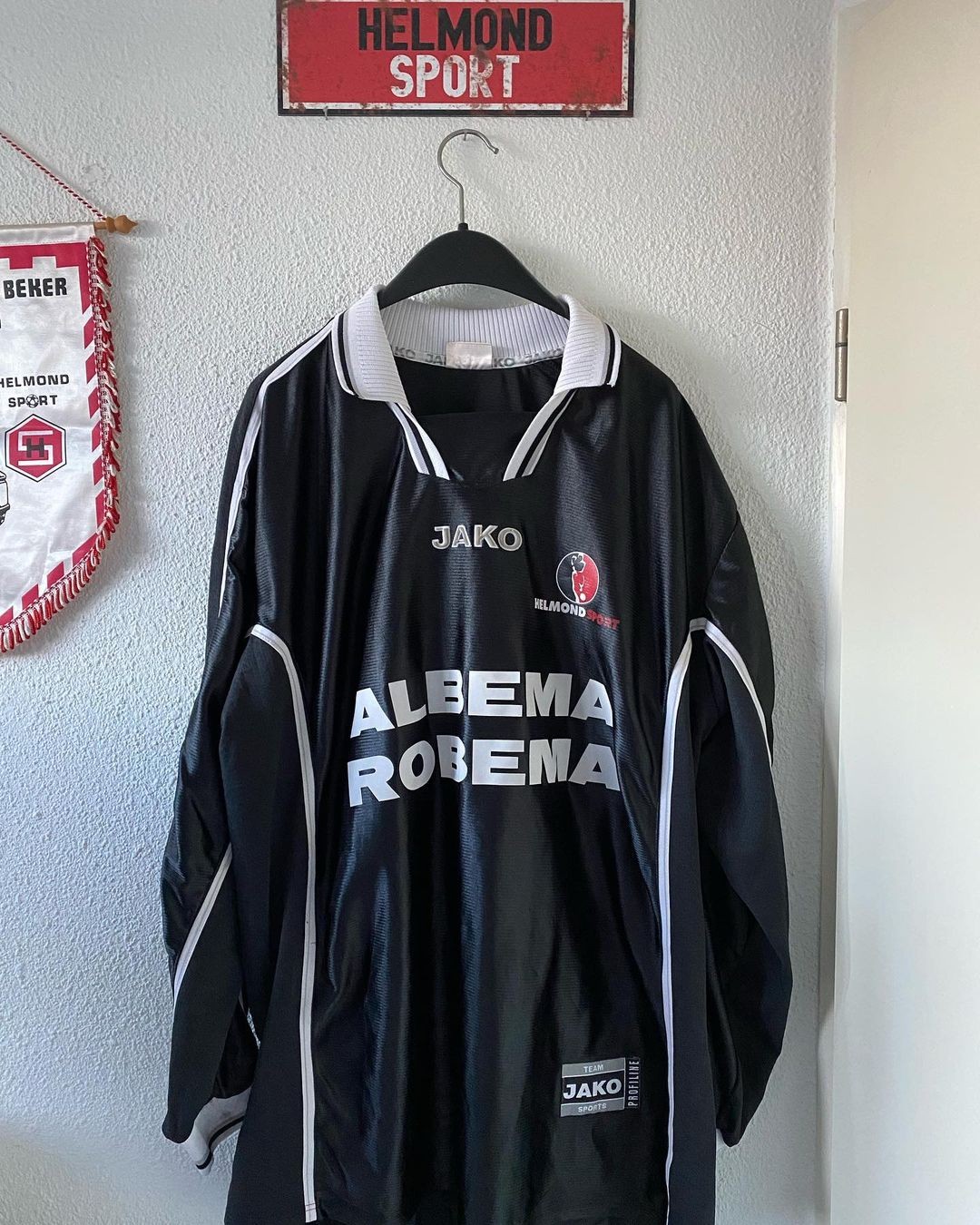 Helmond Sport 2000-01 Away Kit