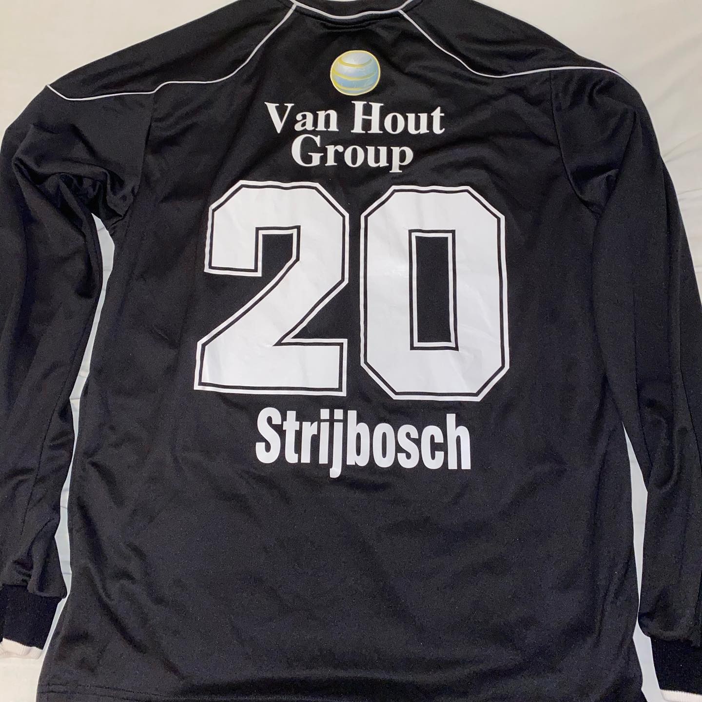 Helmond Sport 2010-11 GK Kit