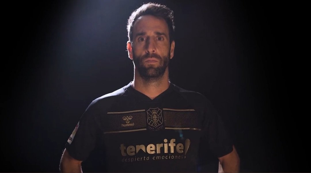 CD Tenerife 2022-23 Away Kit