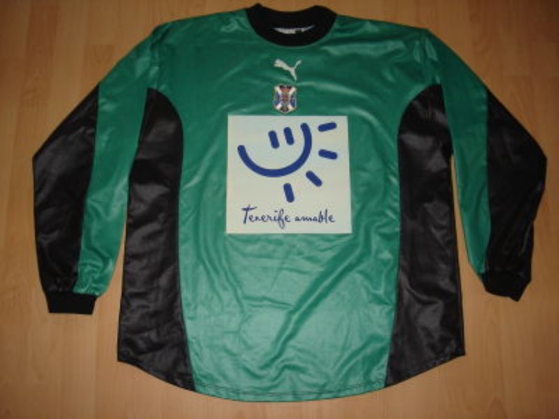 CD Tenerife 2003-04 GK Kit