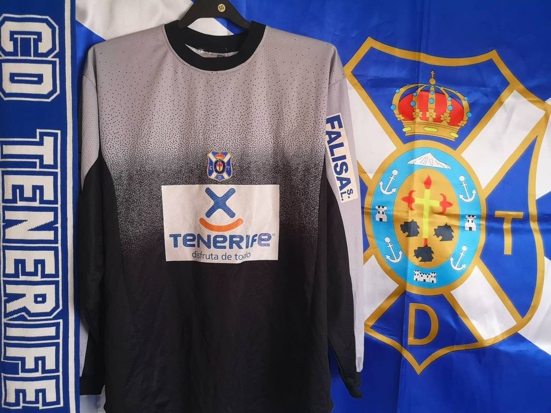 CD Tenerife 2005-06 GK Kit