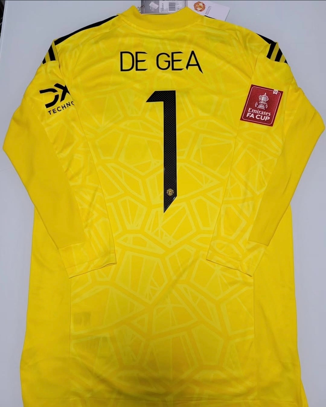 Manchester United 2022-23 FA Cup Final GK Kit